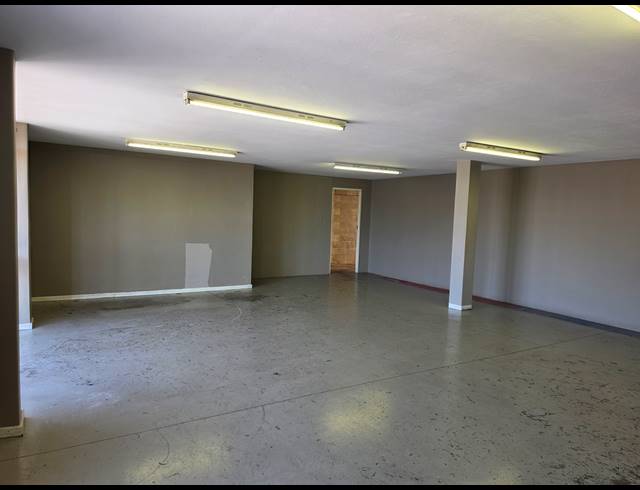 394M² MINI FACTORY TO LET IN KYA SANDS